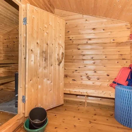 Kaeenpesae By Interhome